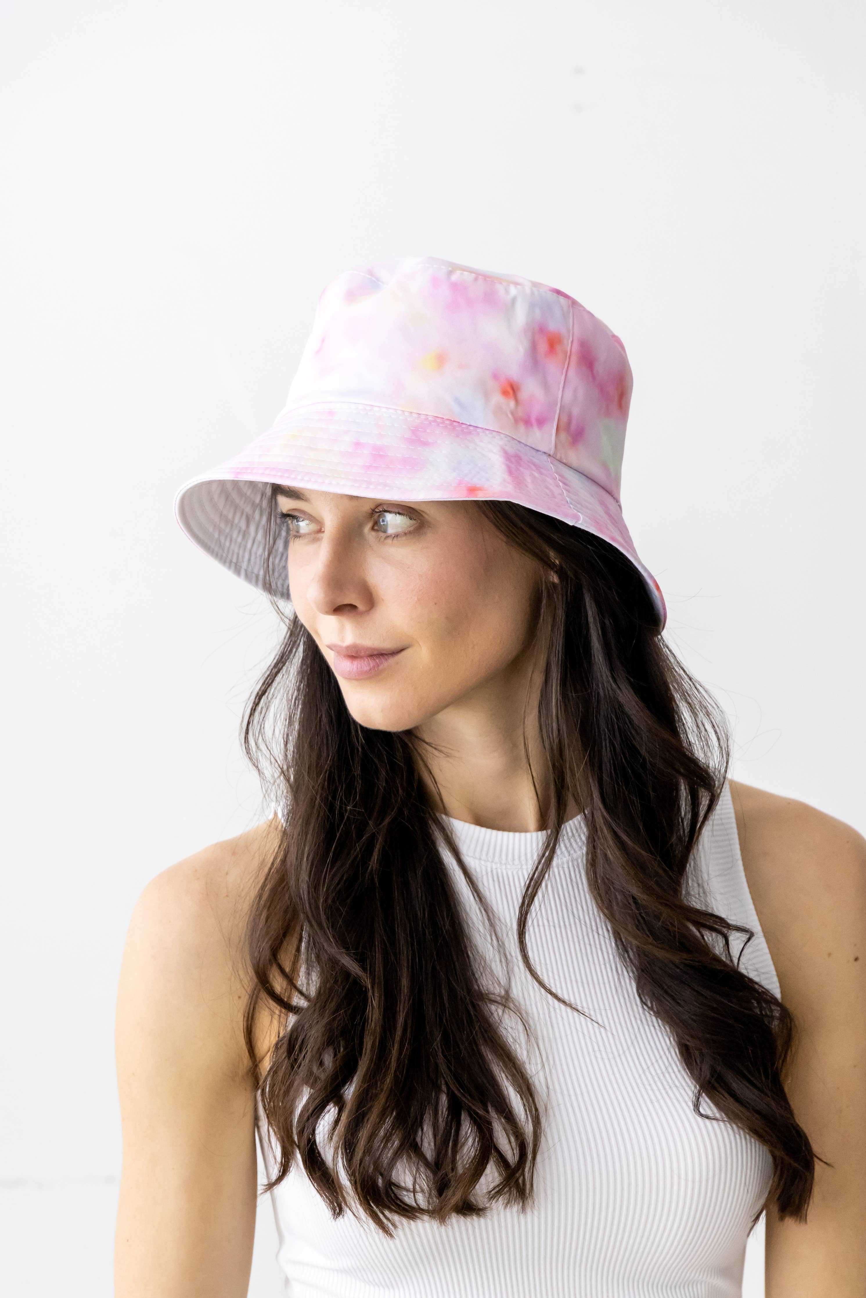 Tie-dye Print / Solid Reversible Bucket Hat