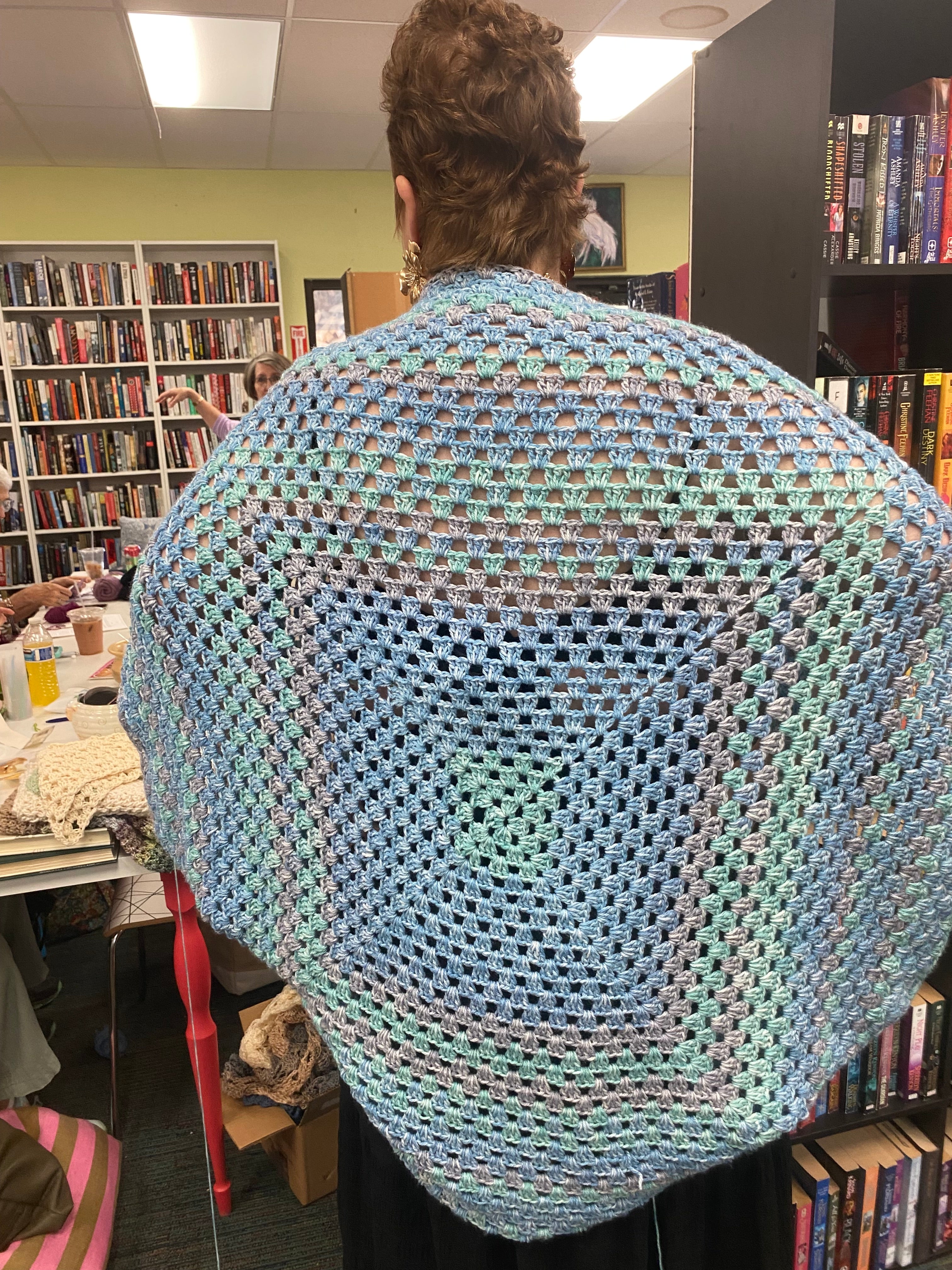 Shrug soft cascade yarn blue mutl