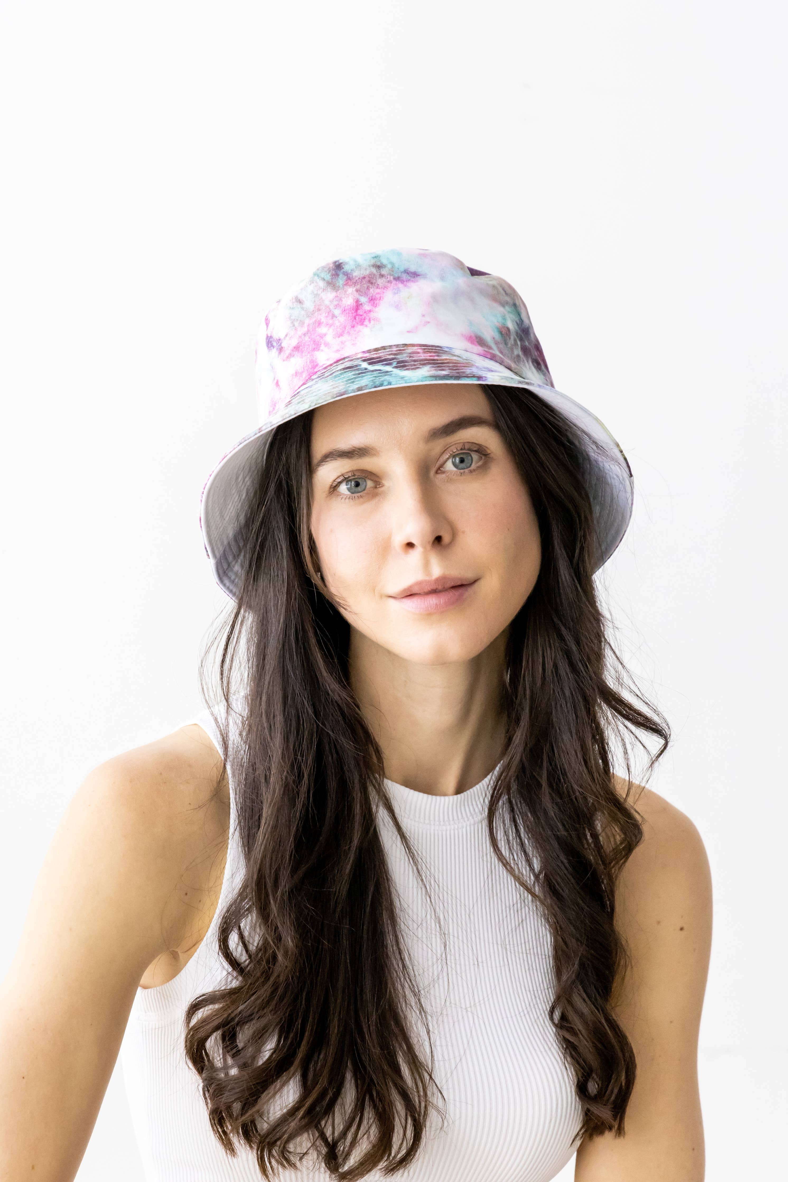 Tie-dye Print / Solid Reversible Bucket Hat